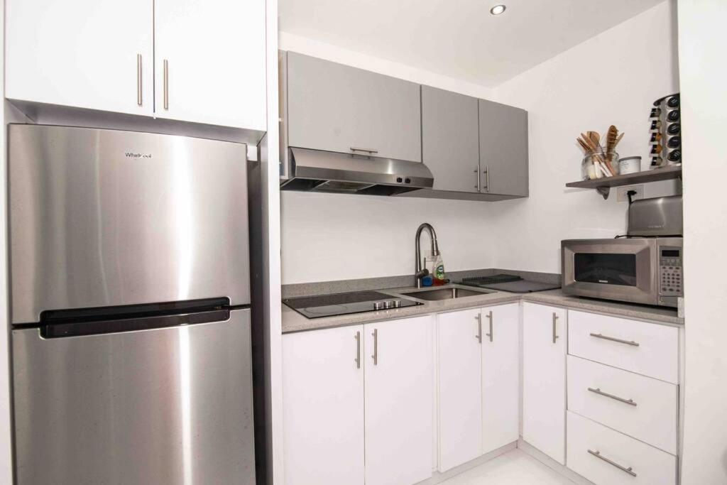 Modern 2Br With Kingbed In The Heart Of Isla Verde Strip Lejlighed San Juan Eksteriør billede